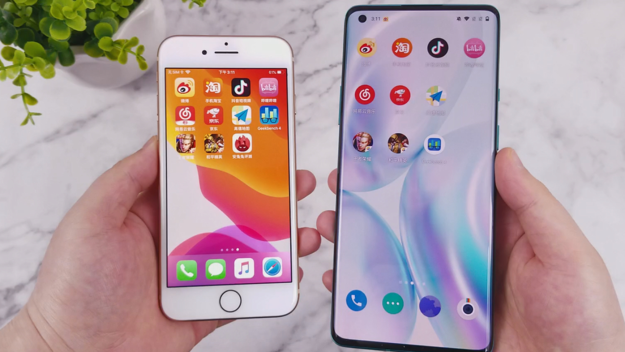 一加8 Pro对比iPhone8, 没想到差距就这么一点点!